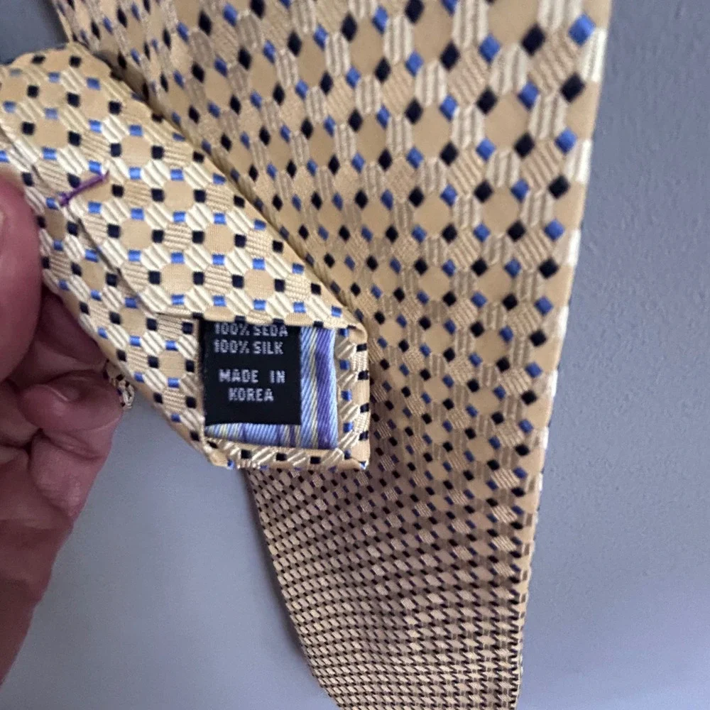 Alexander Julian American Modern Gold Geometric Silk Tie Mens Classic Formal